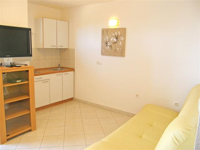 2418733-15.jpg