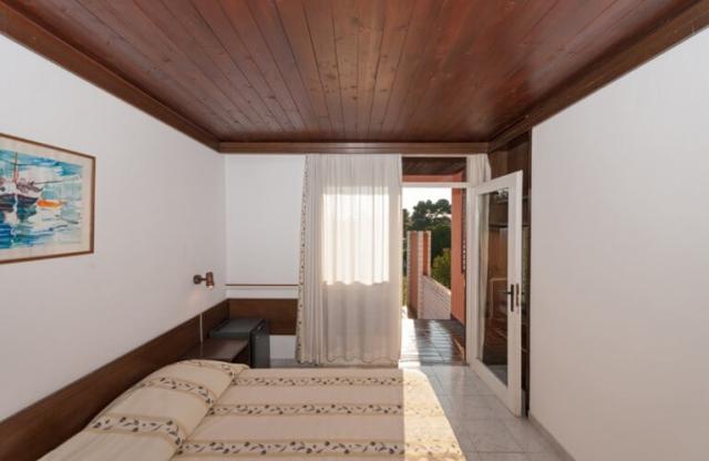 naturist-park-koversada-villas-standard-01-711.jpg