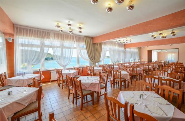 Restaurant 2.jpg