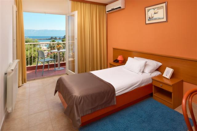 Comfort single room.jpg