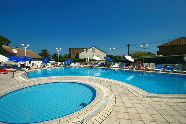 Faraon pool.jpg