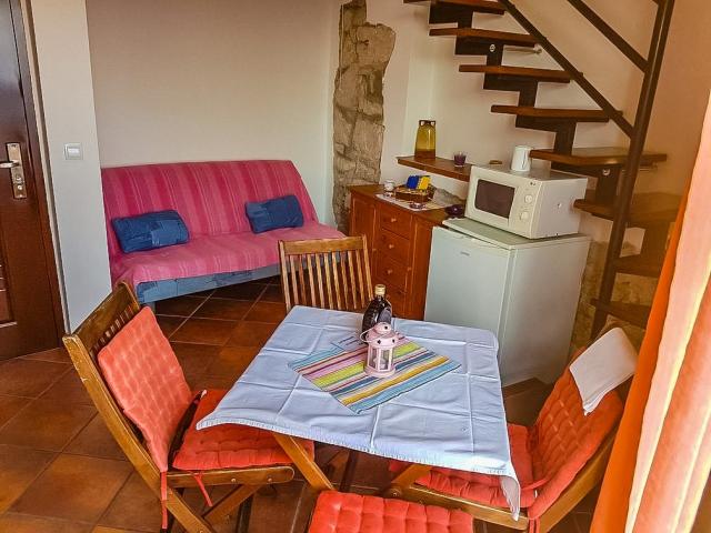 Pink - livingroom 4.jpg
