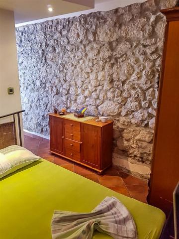 Studio - bedroom 2.jpg