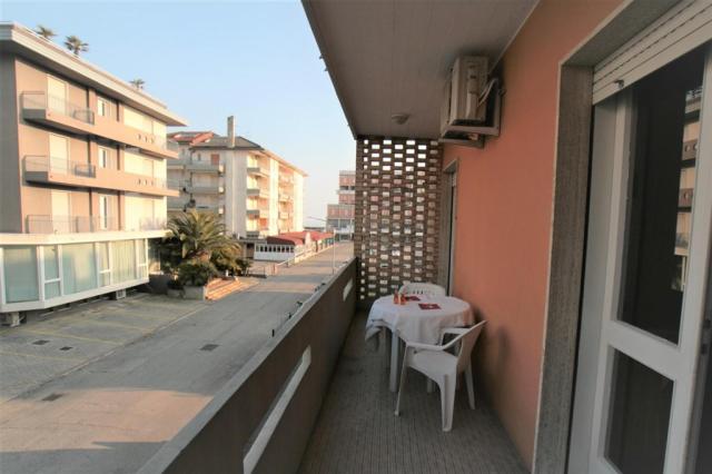 APT HUSTON  LDJ 6.jpg