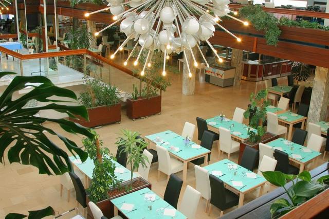 Hotel Medena restaurant.jpg