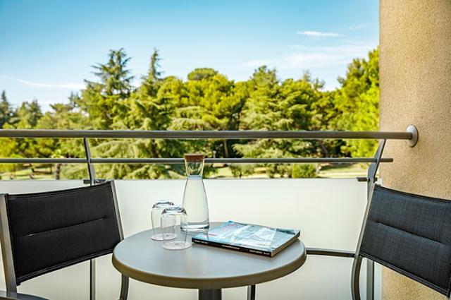valamar-parentino-hotel-superior-triple-room-balcony-02.jpg