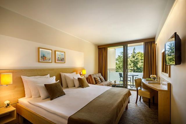 valamar-parentino-hotel-superior-triple-room-balcony-01.jpg