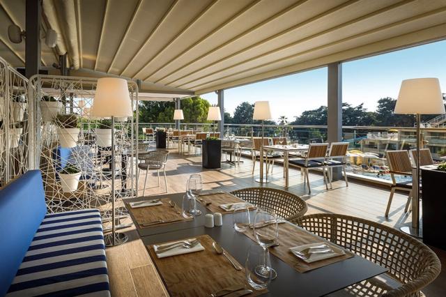 valamar-parentino-hotel-mediterraneo-restaurant-terrace-view.jp