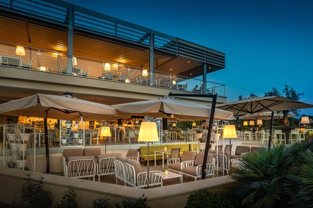 valamar-parentino-hotel-oliva-restaurant-terrace-01.jpg