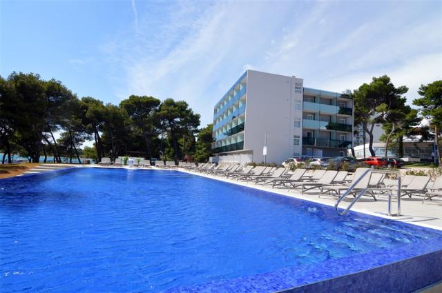 Villas Arausana and Antonina pool.jpg