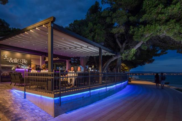 Villas Arausana and Antonina bar 3.jpg