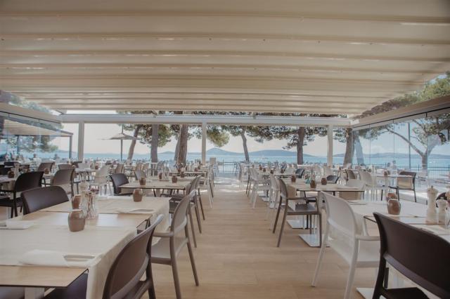 Villas Arausana and Antonina restaurant 4.jpg