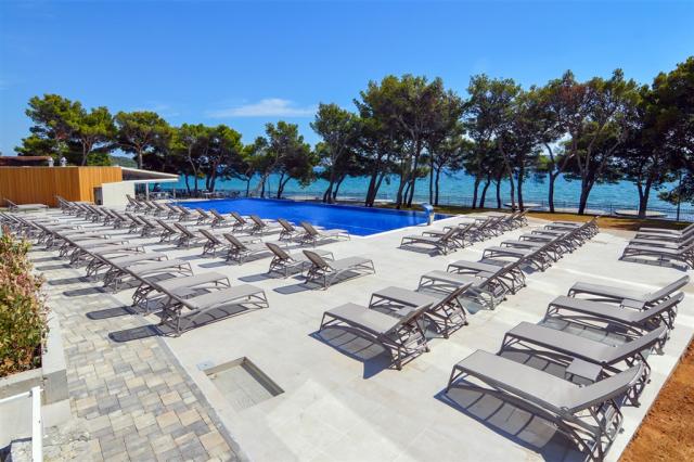 Villas Arausana and Antonina pool 2.jpg