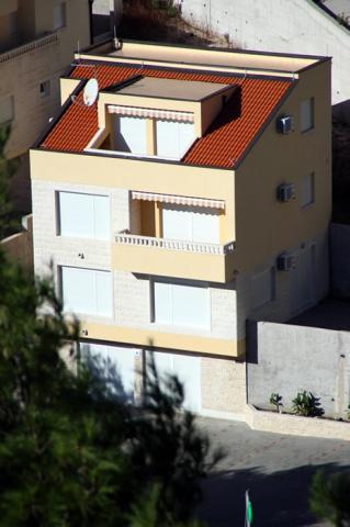astra1_v.jpg