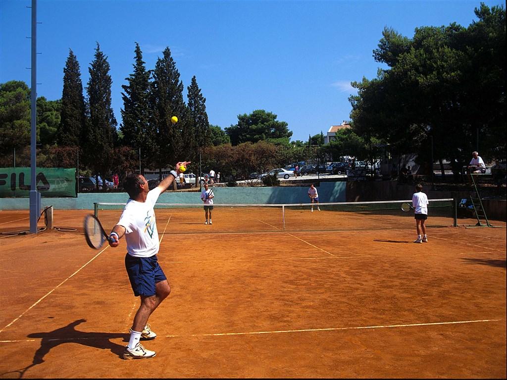 TENNIS NEW PICTURE.jpg