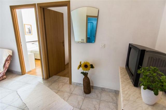 Ivanovič A4+1 living room.jpg