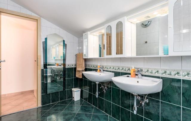 ckp831_bath_02.jpg