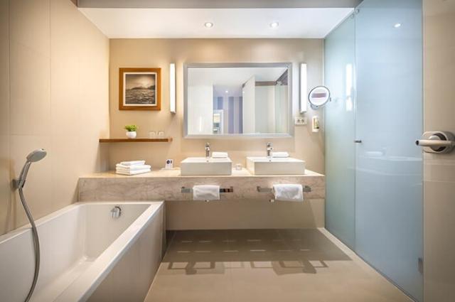 dubrovnik-president-valamar-hotel-premium-double-room-balcony-s