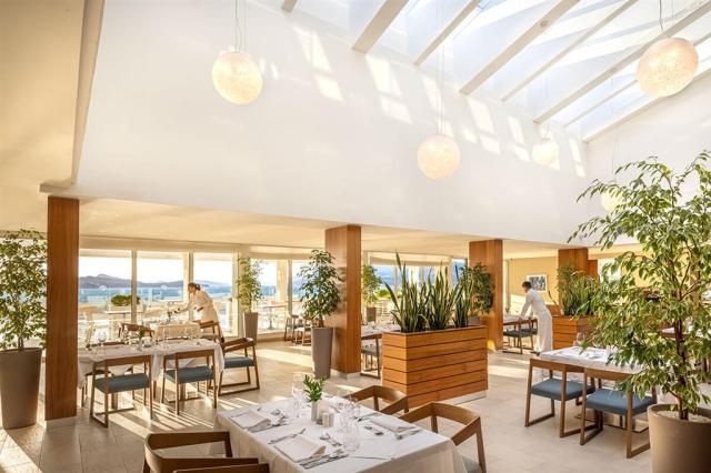 dubrovnik-president-valamar-hotel-premium-restaurant-overview.j