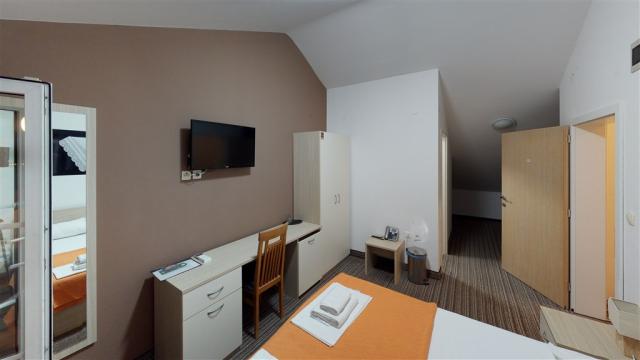 Hotel-Belvedere-Bedroom(8).jpg