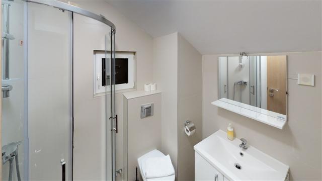 Hotel-Belvedere-Bathroom(7).jpg