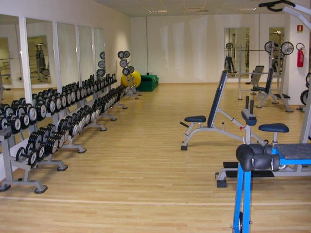 Sala fitness - pesi.JPG