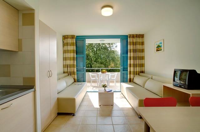naturist-resort-solaris-superior-1-bedroom-app-4-persons-seasid