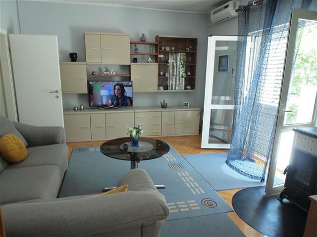 P1012696 (Small).JPG