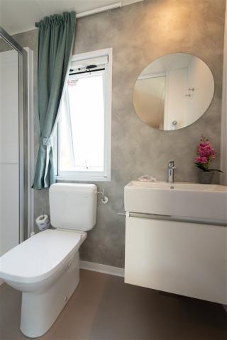 Garda Suite Deluxe 1 bagno.jpg