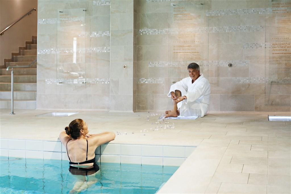 Hotel Termal_indoorpool_chrystals_T3_DD2016.jpg