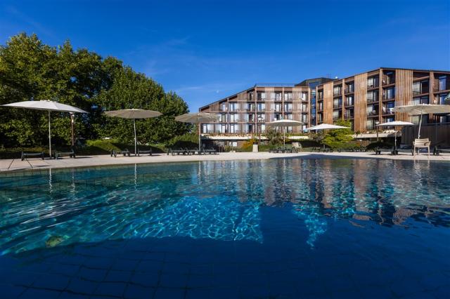 Outdoor-pools-HotelTermal-Foto-BDobrin-jul23.jpg