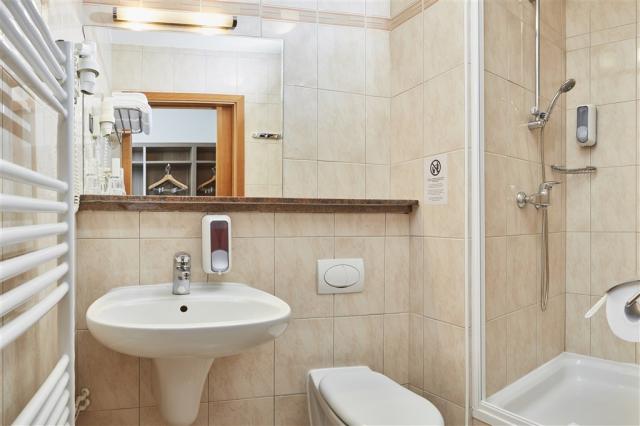 Bathroom9.jpg