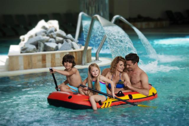 Hotel Livada Prestige_indoorpool_family_T3_DD2016.jpg