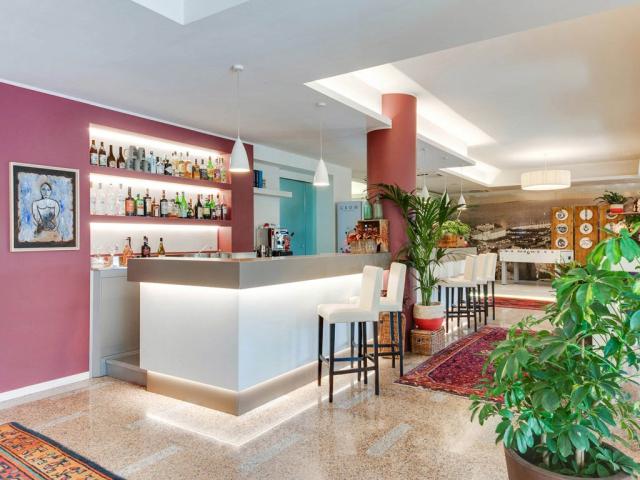 1024-Lounge-bar-2.jpg
