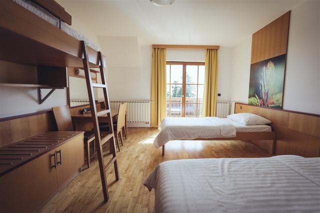 TwinRoomBalcony_02.JPG