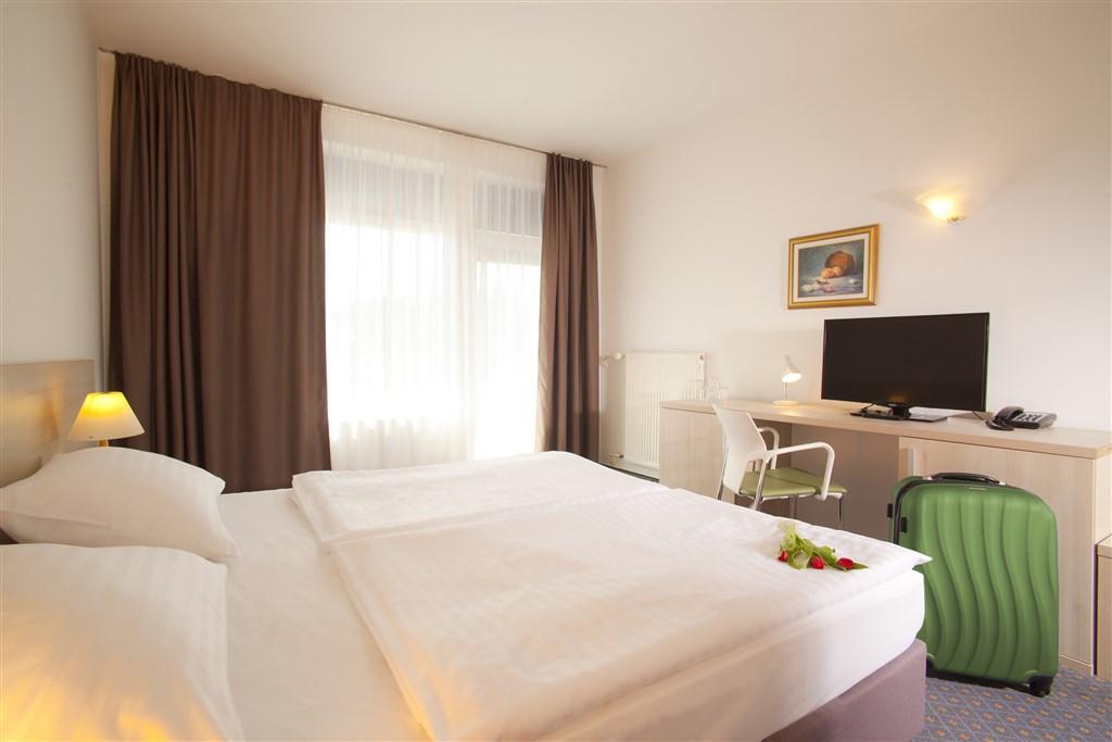 Comfort room with balcony 4.jpg