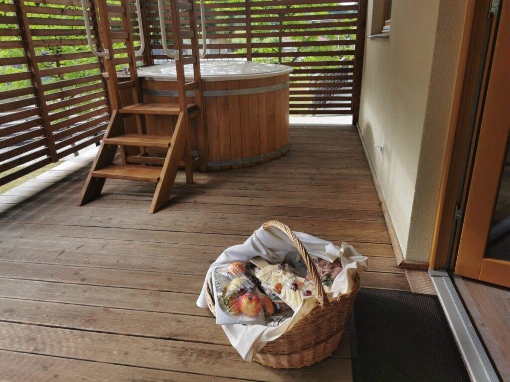 Zajtrk glamping11.jpg