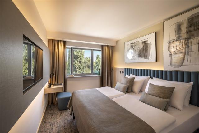 Aminess_Vival_Maestral_Hotel_2023_Standard_double_room_01.jpeg