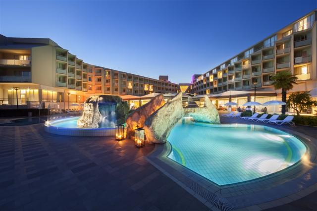 aminess-vival-hotel-maestral-novigrad-outdoor-pool-night.jpeg