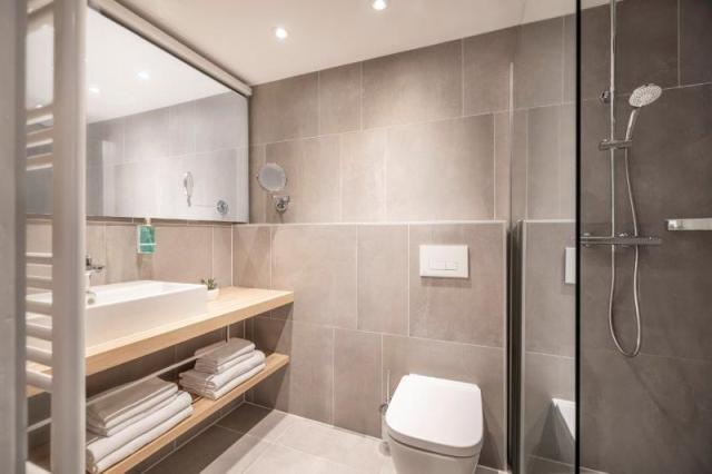 Aminess_Vival_Maestral_Hotel_2023_Superior_suite_with_seaside_b