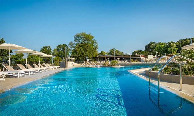 aminess-planet-camping-maravea-resort-pool-water.jpeg