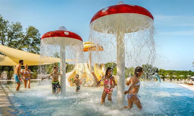 aminess-planet-camping-maravea-resort-kids-fun.jpeg