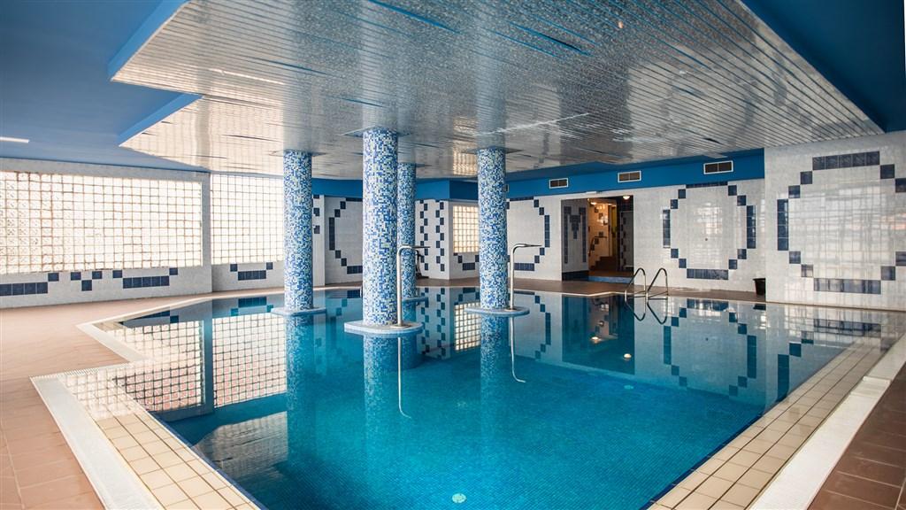 indoor pool (2).jpg