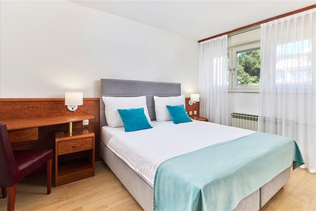 31_Mediteran_Hotel_by_Aminess_Room_standard-double-room_Mediter