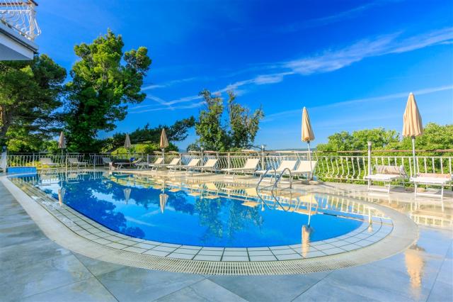 pool (1).jpg