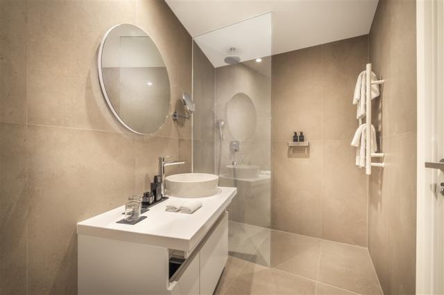 Aminess_Younique_Narrivi_Hotel_2024_Luxury_double_room_with_sea