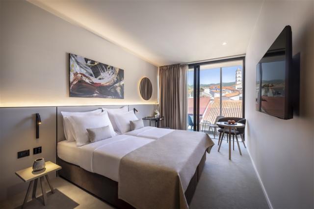 Aminess_Younique_Narrivi_Hotel_2024_Premium_double_room_with_ba