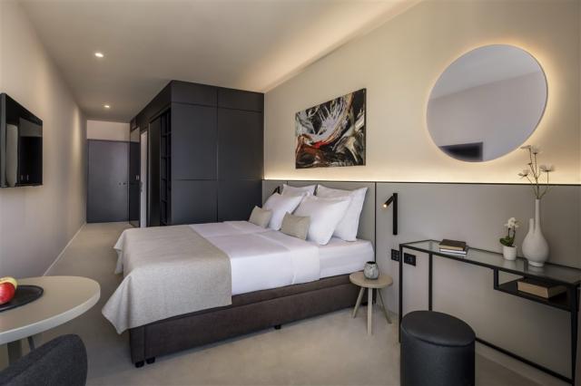 Aminess_Younique_Narrivi_Hotel_2024_Premium_double_room_with_ba
