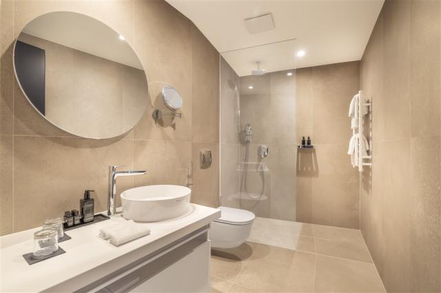 Aminess_Younique_Narrivi_Hotel_2024_Premium_double_room_with_ba