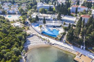 Port 9 Resort